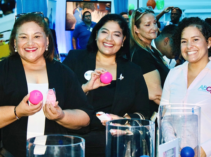 Parlamentario Shailiny ta suplica damanan pa participa na screening di Stichting Abo